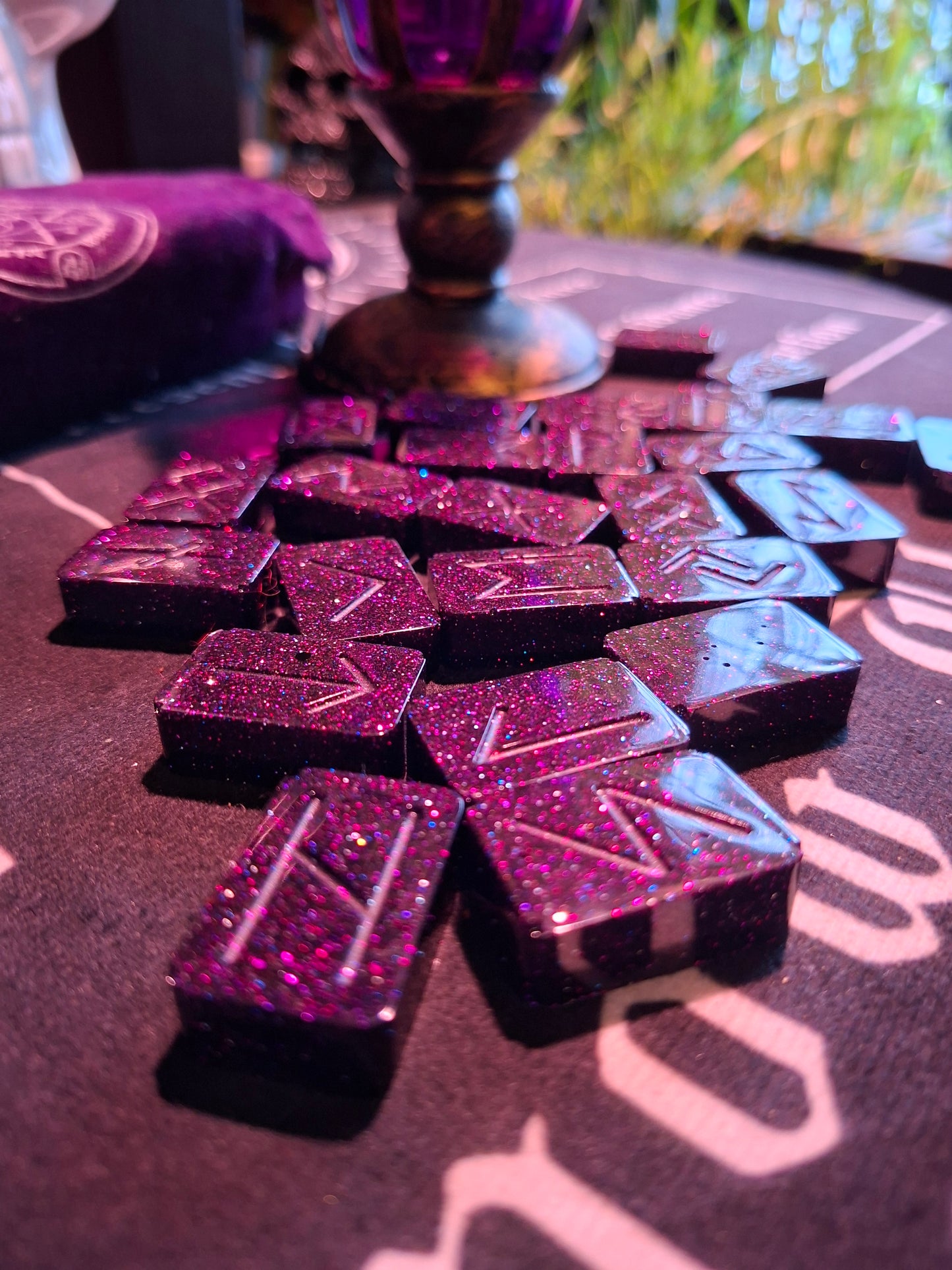 Witch's Runes - Säihkyvät riimut