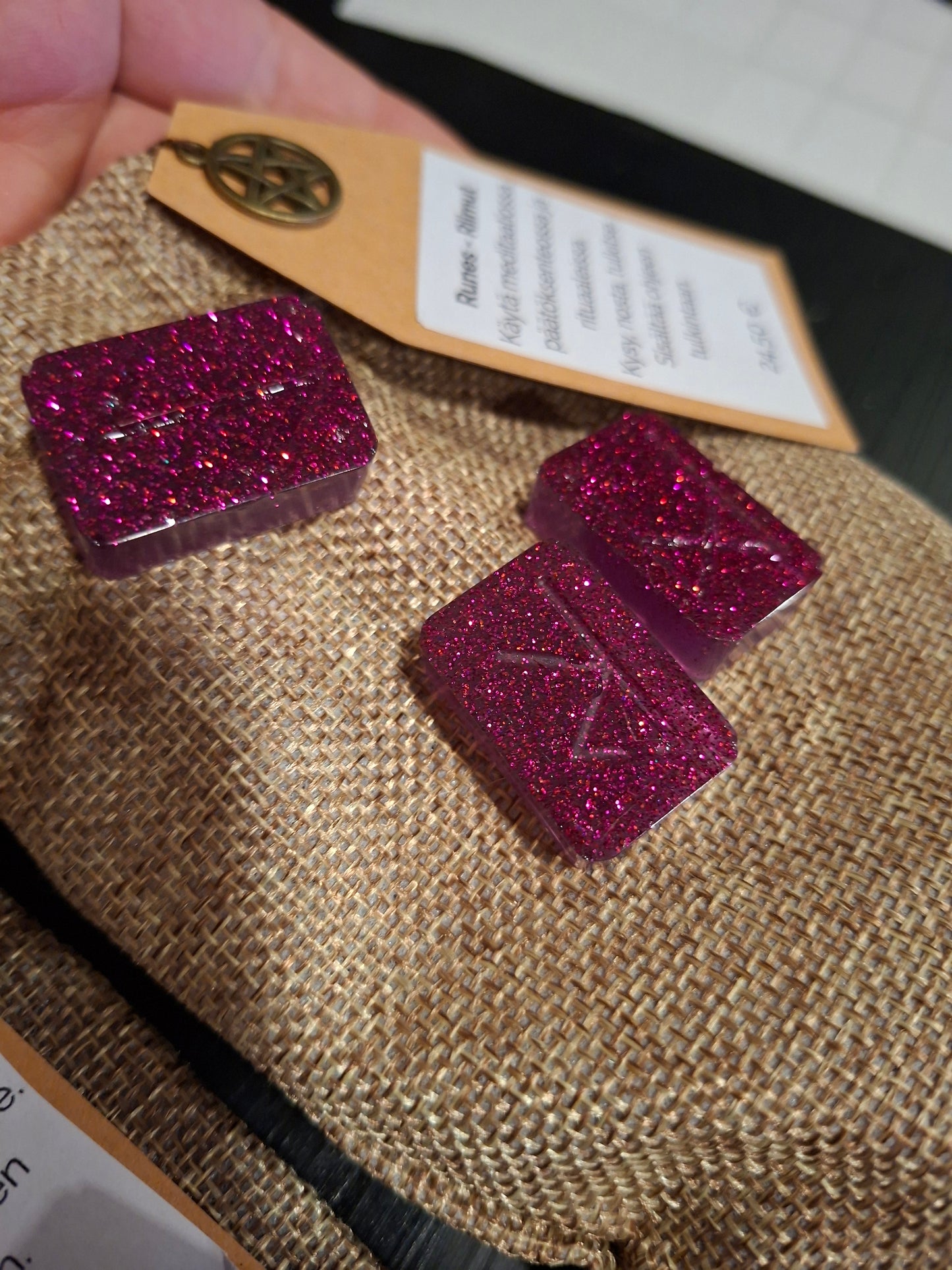 Glitter runes - Riimusetti